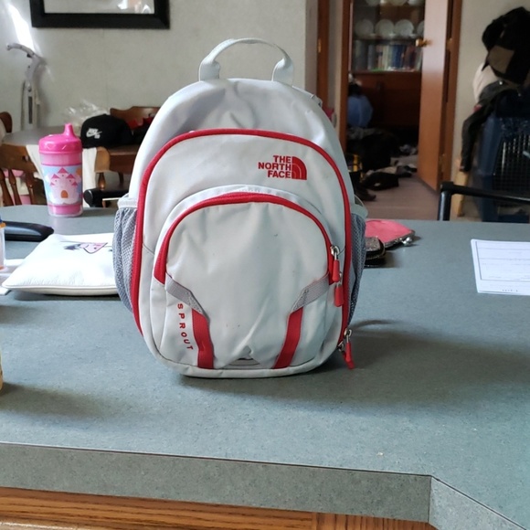 The north face backpack - Picture 2 of 2